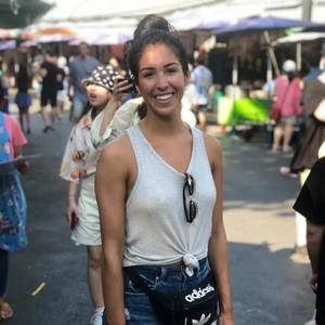 Meet your Posher, Damaris